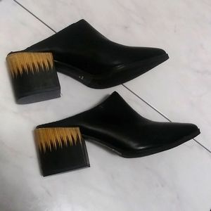 Black detailed heels